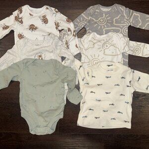 Long Sleeve Onesies - 0-3 month